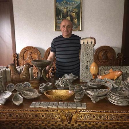 Guesthouse Besarion Ushguli ภายนอก รูปภาพ