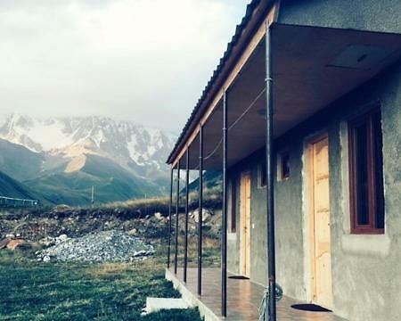 Guesthouse Besarion Ushguli ภายนอก รูปภาพ