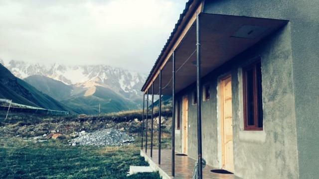 Guesthouse Besarion Ushguli ภายนอก รูปภาพ